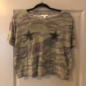 Camo Star Cropped T shirt